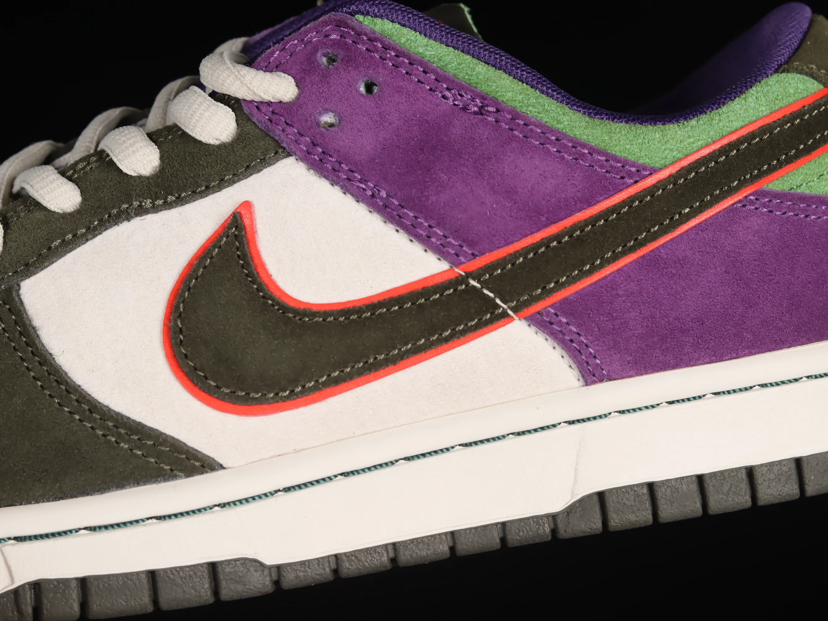 All Categories Nk SB Dunk Series Nk SB Dunk Low Low-top sneakers Otomo Katsuhiro x Nk SB Dunk Low "Steamboy OST" Otomo Katsuhiro co-branded SB low-top sports and leisure sneakers LF0039-023